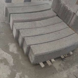 淄博芝麻白弧形路牙石