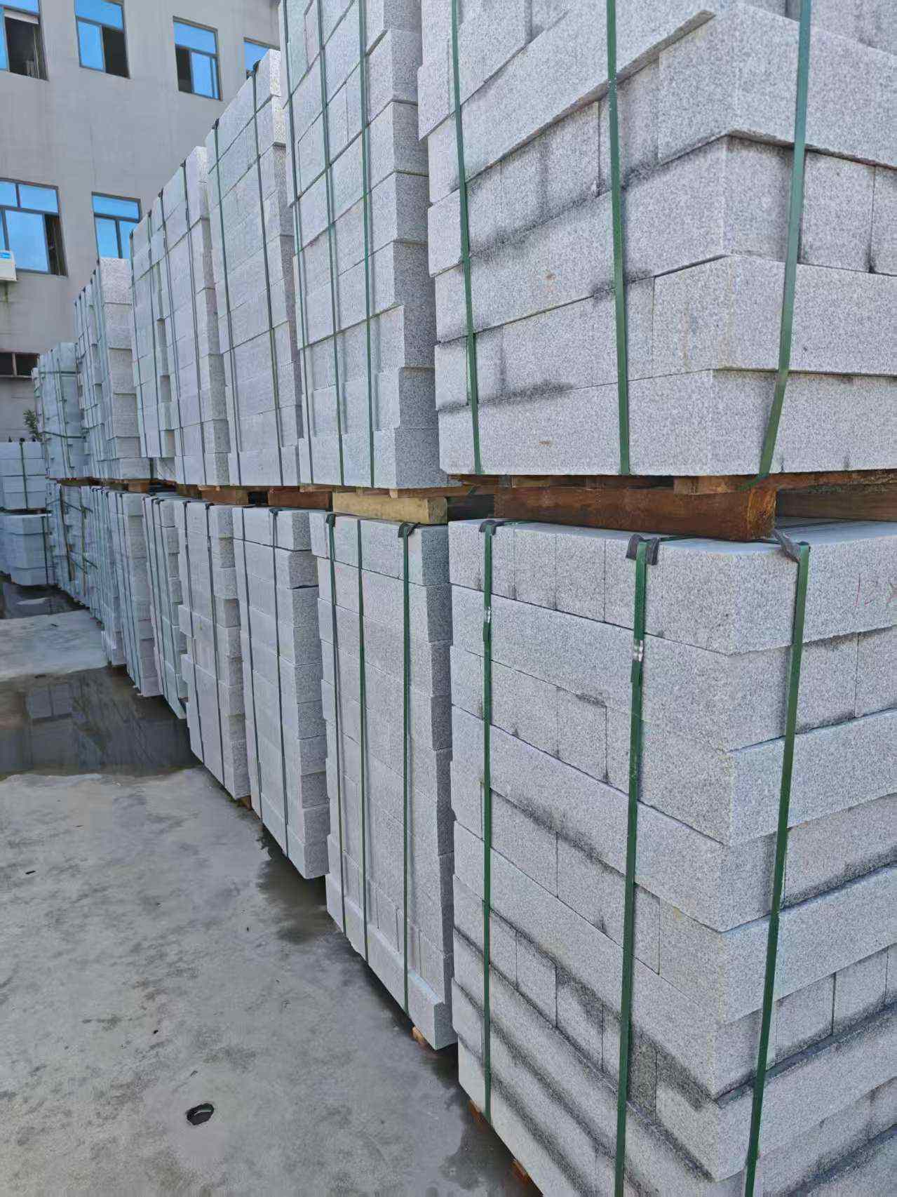 淄博芝麻白路牙石，路侧石